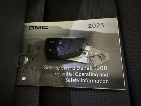 Used 2025 GMC Sierra 1500 Denali AWD/4WD image 31