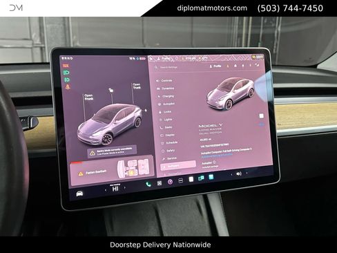Used 2022 Tesla Model Y Long Range image 17