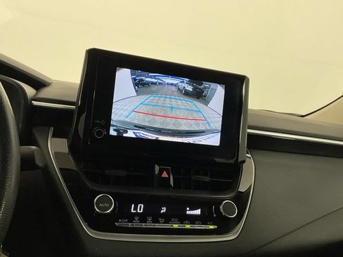 Used 2025 Toyota Corolla LE FWD image 21