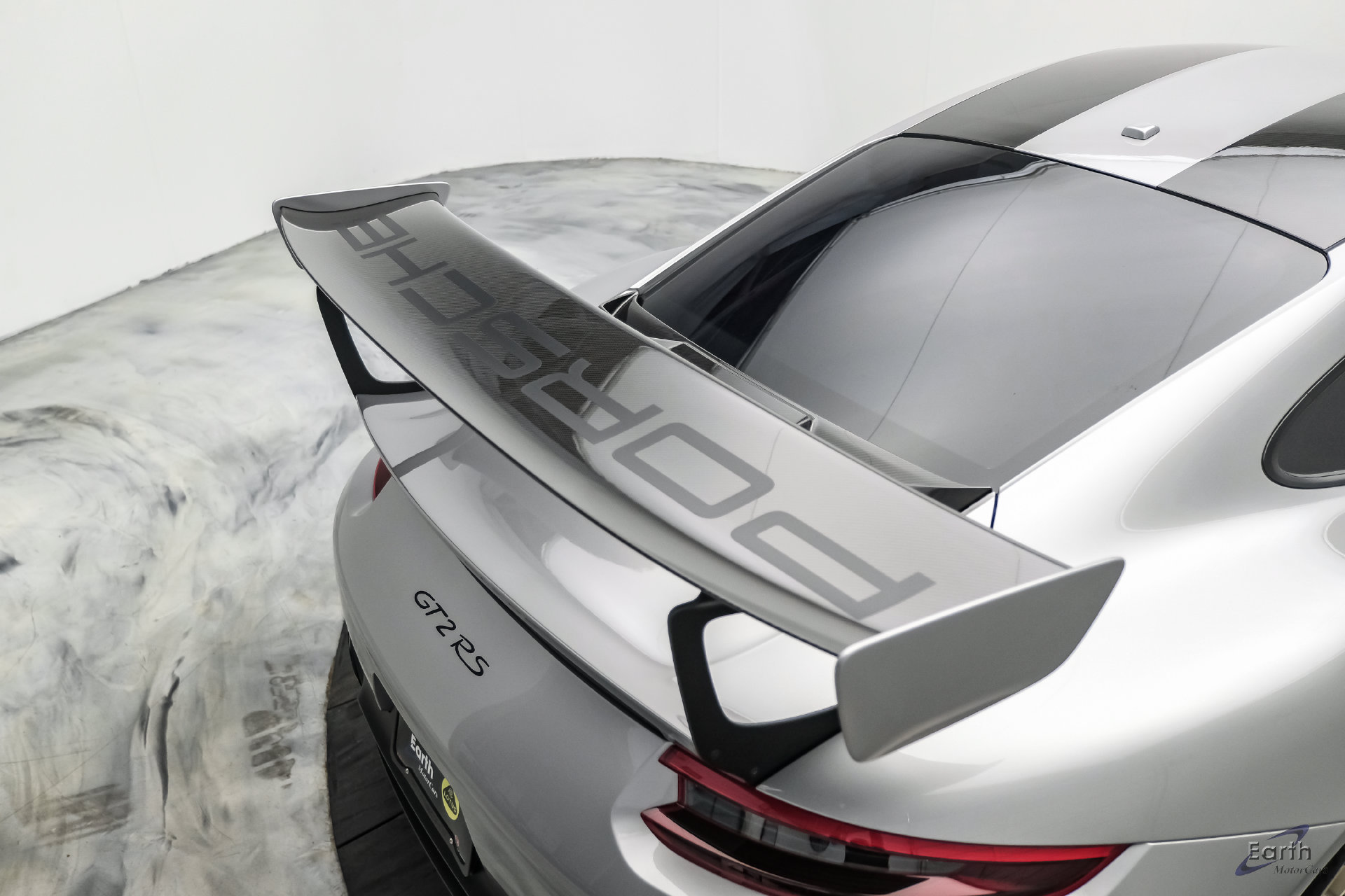 Used 2018 Porsche 911 GT2 RS RWD image 18
