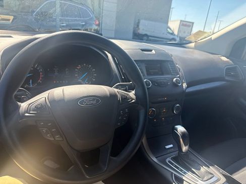 Used 2017 Ford Edge SE FWD image 16