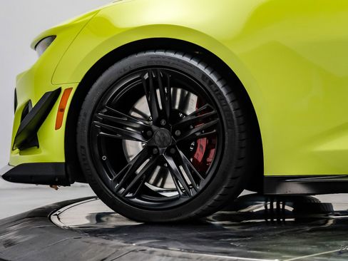 Used 2021 Chevrolet Camaro ZL1 image 91