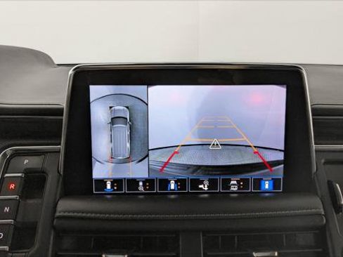 Used 2021 Chevrolet Suburban Premier w/ Premium Package RWD image 32