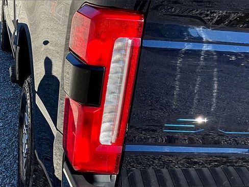 Used 2024 Ford F250 Lariat image 29