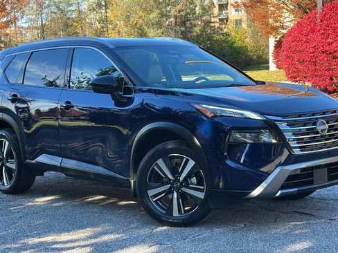 Certified 2025 Nissan Rogue SL image 1