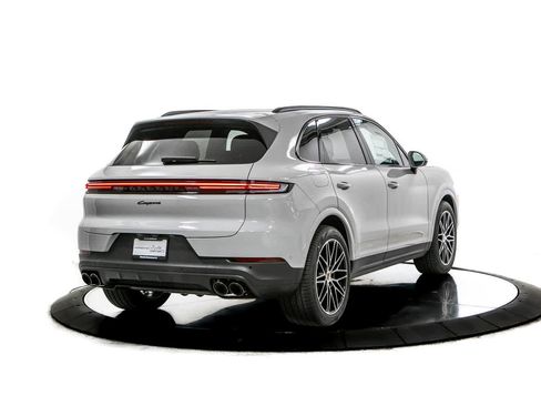 New 2026 Porsche Cayenne AWD/4WD image 7