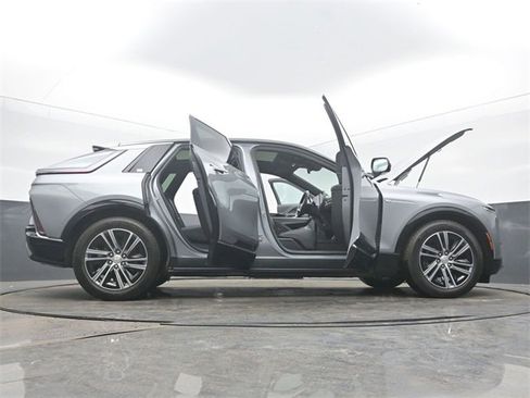 Used 2024 Cadillac Lyriq Luxury w/ LPO, Floor Liner Package image 61