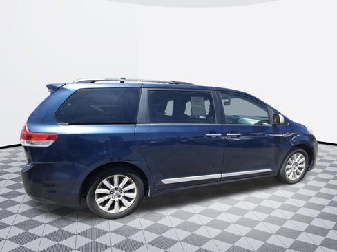 Used 2011 Toyota Sienna Limited w/ Premium Pkg FWD image 6