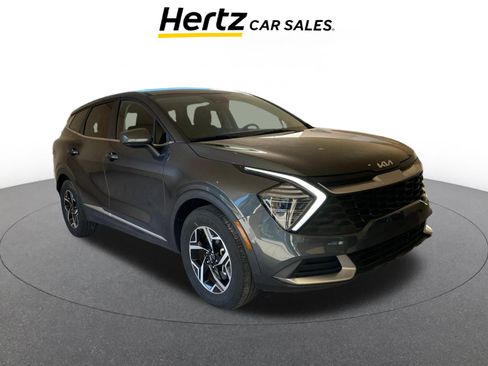 Used 2025 Kia Sportage LX image 1
