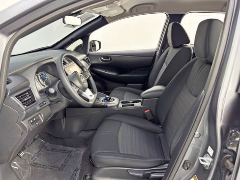 Used 2025 Nissan Leaf S image 15