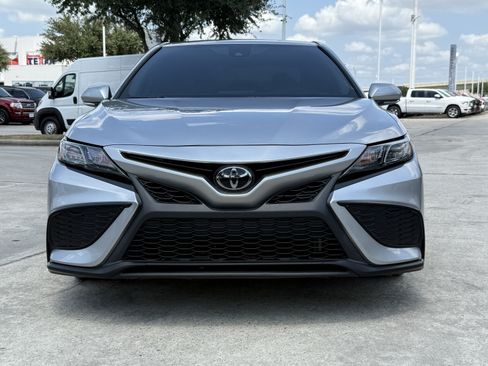 Used 2023 Toyota Camry SE FWD image 11