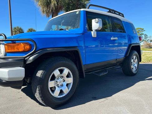 Used 2007 Toyota FJ Cruiser 4WD image 11