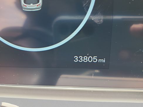 Certified 2025 Hyundai Tucson Limited FWD image 11