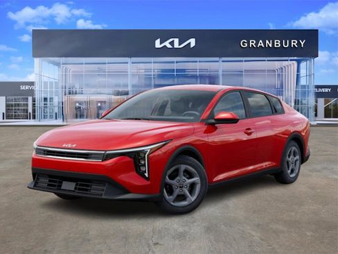 New 2025 Kia K4 LXS image 1