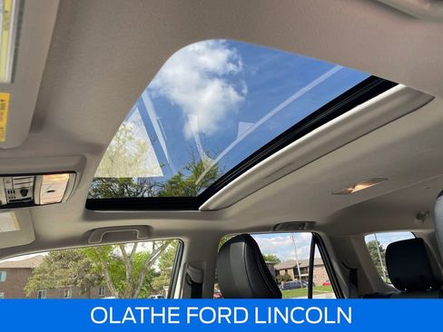 Used 2024 Toyota 4Runner SR5 Premium w/ Moonroof Package AWD/4WD image 19