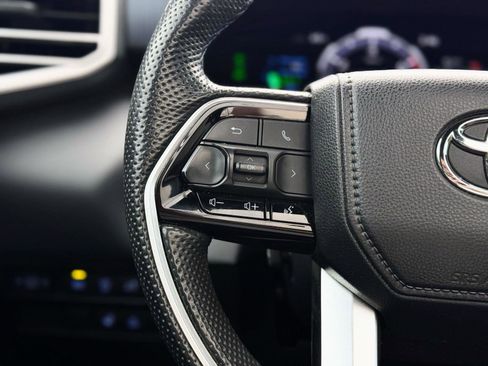 Used 2024 Toyota Tundra Platinum image 17