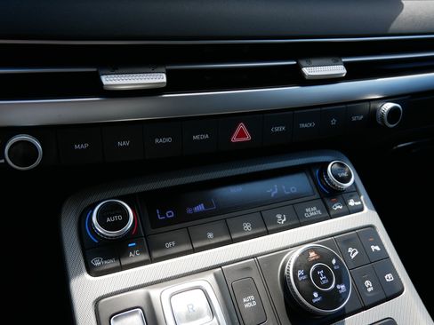 Certified 2025 Hyundai Palisade SEL AWD/4WD image 19