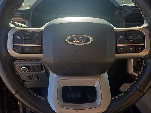 Used 2024 Ford Expedition Limited image 31