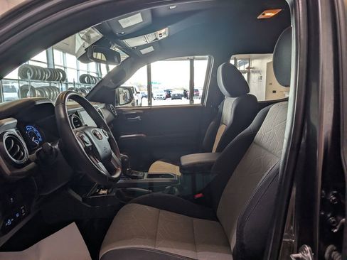 Used 2023 Toyota Tacoma TRD Sport AWD/4WD image 17