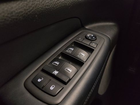 Used 2021 Jeep Grand Cherokee Limited image 27