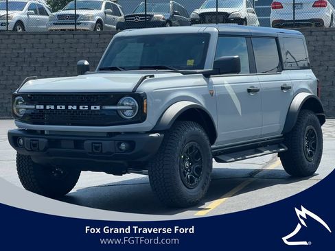 Used 2026 Ford Bronco Badlands w/ Sasquatch Package AWD/4WD image 1