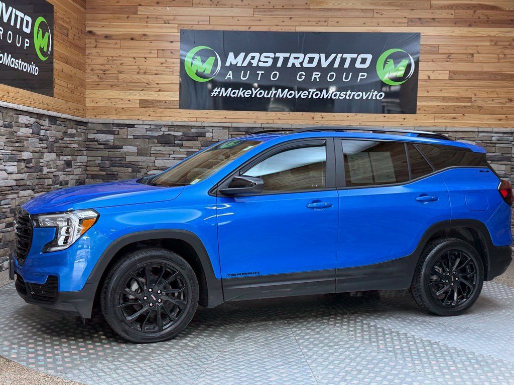 Used 2024 GMC Terrain SLE w/ Driver Convenience Package AWD/4WD image 13
