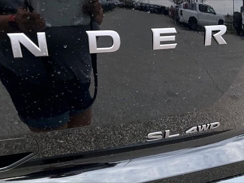 New 2026 Nissan Pathfinder SL image 9