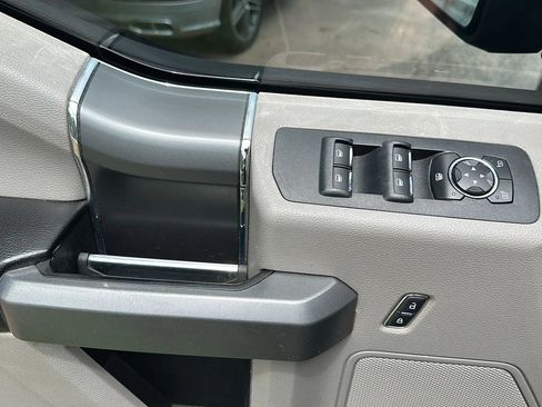 Used 2016 Ford F150 XLT w/ Equipment Group 302A Luxury AWD/4WD image 42