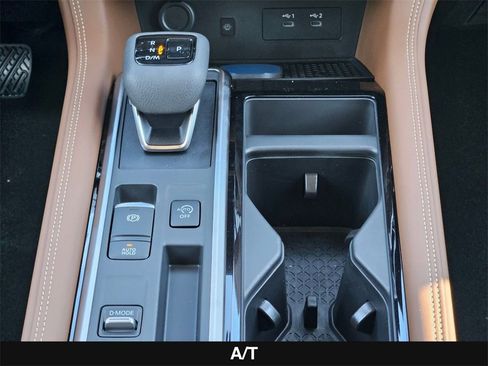 New 2026 Nissan Pathfinder Platinum image 25