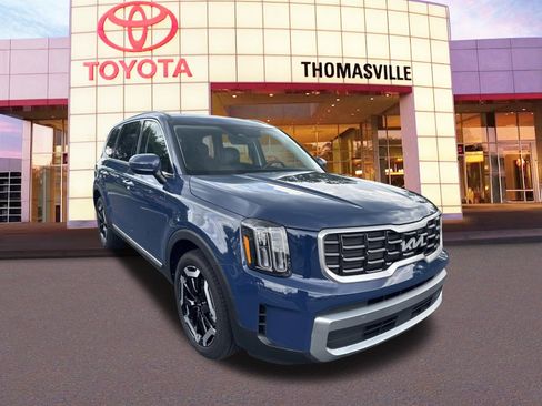 Used 2025 Kia Telluride S AWD/4WD image 3