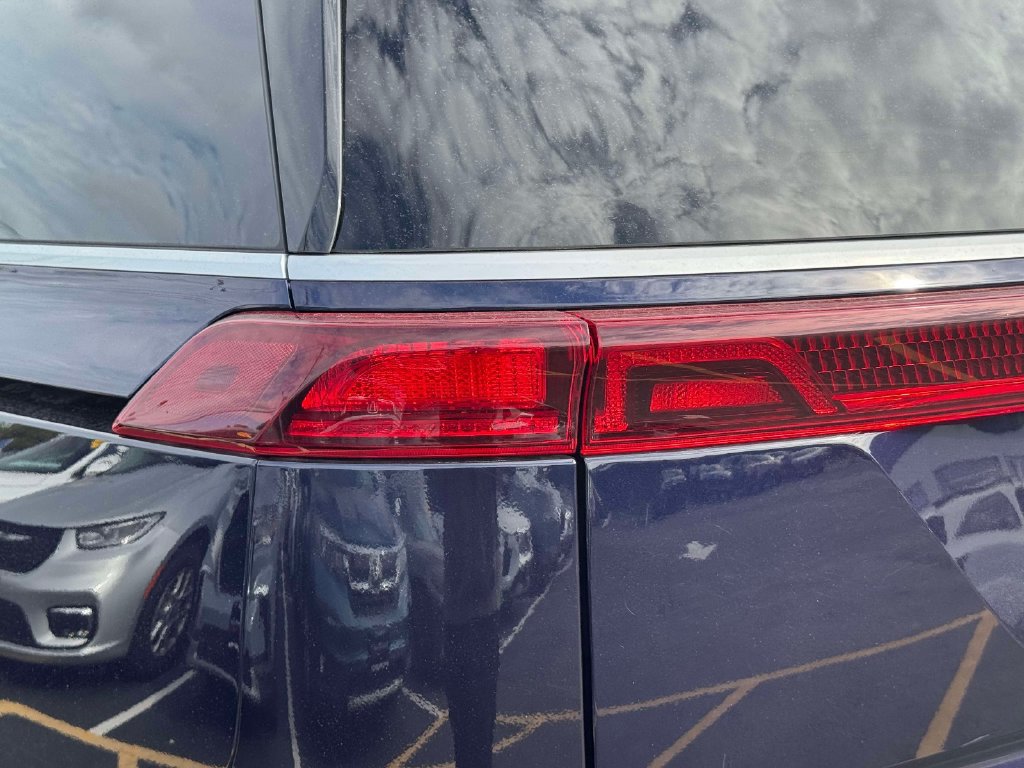 Certified 2024 Kia Carnival LX FWD image 12