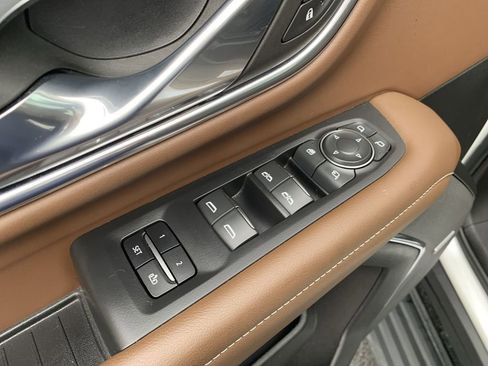 Used 2023 Chevrolet Suburban High Country w/ Premium Package 2 image 15