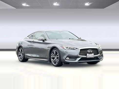 Used 2018 INFINITI Q60 3.0t Luxe w/ Sensory Package 3.0T Luxe image 6