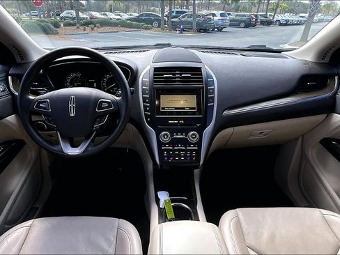 Used 2019 Lincoln MKC Reserve image 16