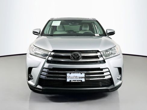 Used 2019 Toyota Highlander Limited Platinum AWD/4WD image 2