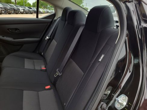 Certified 2025 Nissan Sentra SV FWD image 9