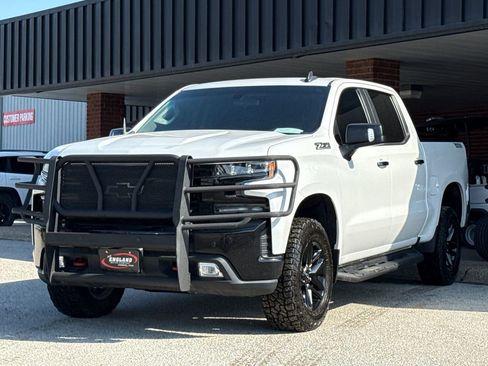 Used 2021 Chevrolet Silverado 1500 LT Trail Boss w/ Convenience Package II image 3