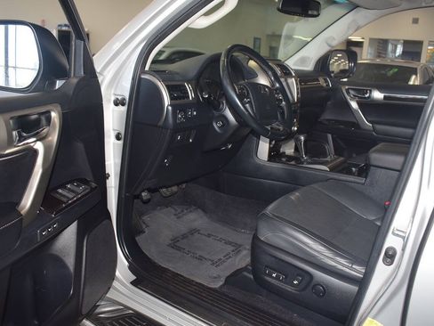 Used 2014 Lexus GX 460 AWD/4WD image 24