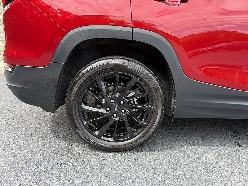Used 2023 GMC Terrain SLE w/ Driver Convenience Package FWD image 8