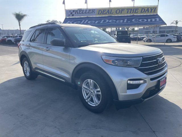 Used 2024 Ford Explorer XLT w/ Equipment Group 202A RWD image 2