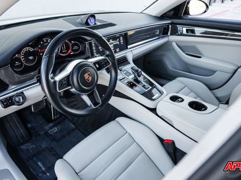 Used 2018 Porsche Panamera 4S image 2