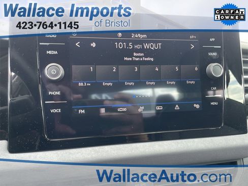 Certified 2025 Volkswagen Jetta SE image 11