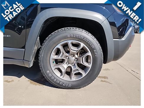 Used 2022 Jeep Cherokee Trailhawk w/ Comfort/Convenience Group image 18