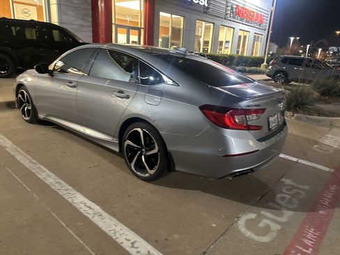 Used 2019 Honda Accord Sport image 3