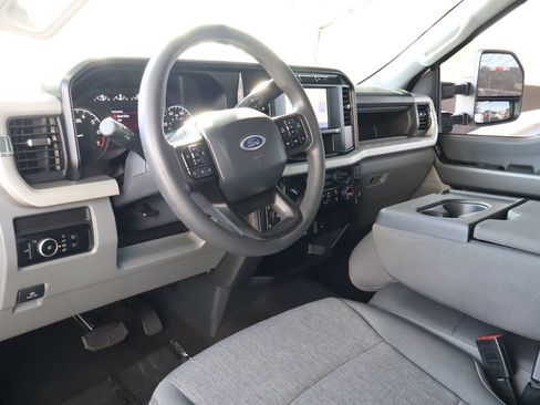 Used 2024 Ford F250 XL w/ STX Appearance Package AWD/4WD image 18