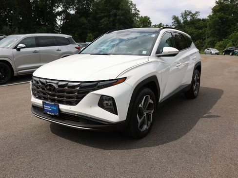 Certified 2023 Hyundai Tucson Limited w/ Cargo Package AWD/4WD image 3