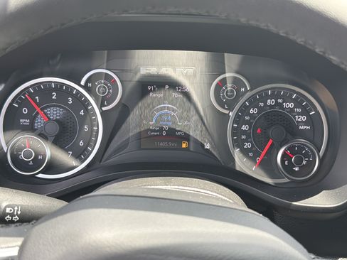 Used 2025 RAM 1500 Big Horn RWD image 20