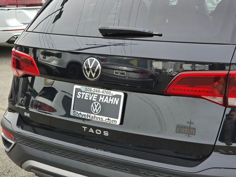 Used 2022 Volkswagen Taos SE image 15