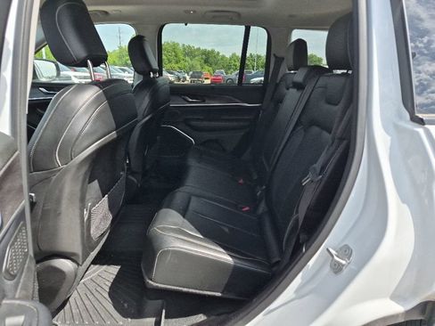 Used 2022 Jeep Grand Cherokee Limited 4xe w/ Luxury Tech Group II AWD/4WD image 12