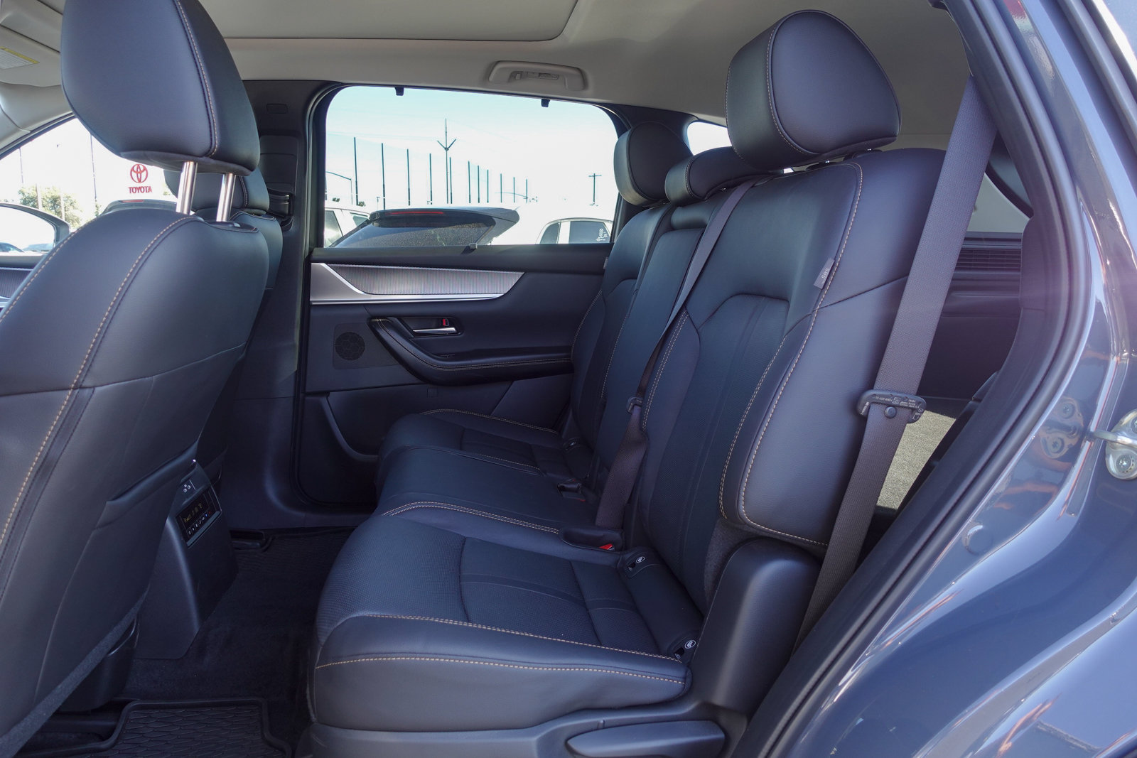 Certified 2025 MAZDA CX-70 Plug-In Hybrid w/ Premium Pkg AWD/4WD image 14